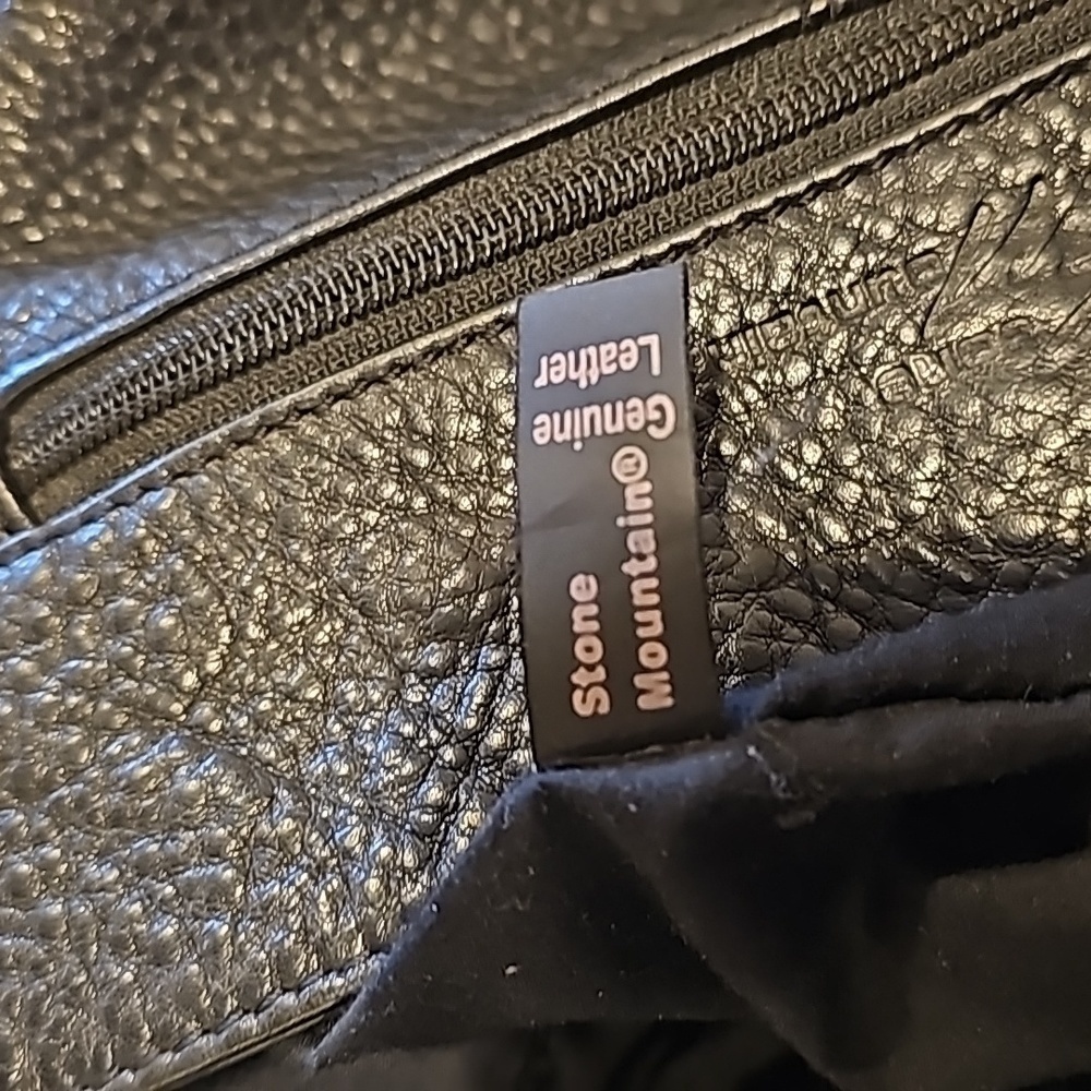 Stone Mountain black leather shoulder bag adjustable strap excellent condition - Picture 8 of 13